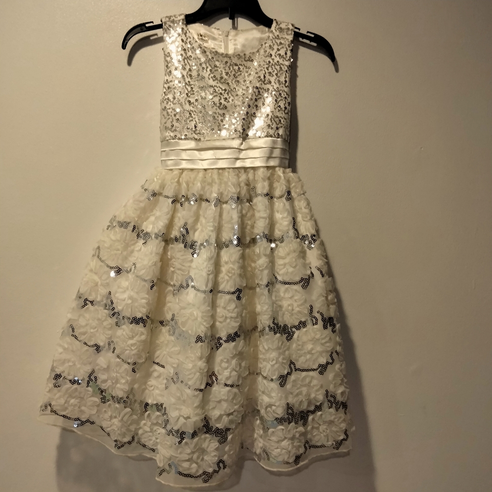 Well Loved 💕 Girl's Formal Dress Size 7